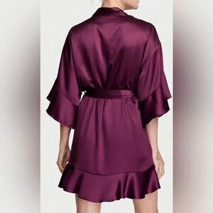 Victoria’s Secret Satin Robe w/ Pockets |Burgundy Color |Size M/L Missing belt